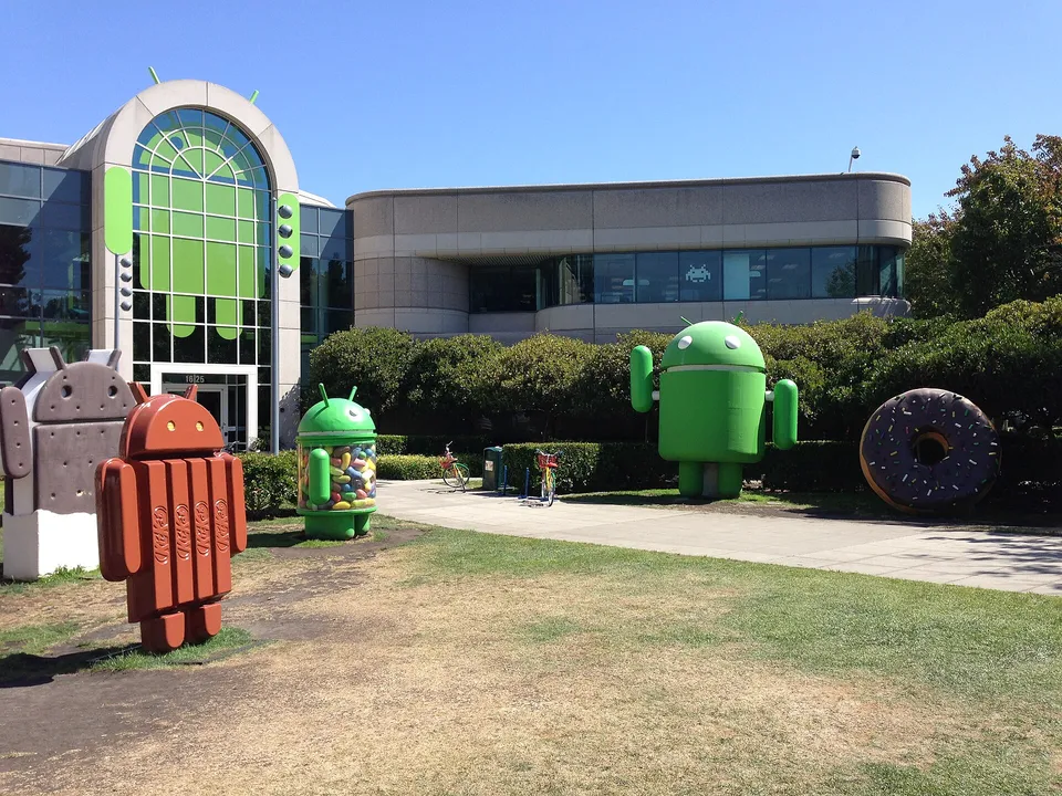 Anthropic hires ex-Google chip chief to lead AI hardware push