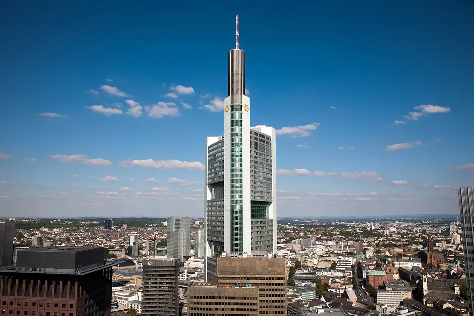 Deutschland offen für Verkauf von Commerzbank-Anteilen an UniCredit: Bericht