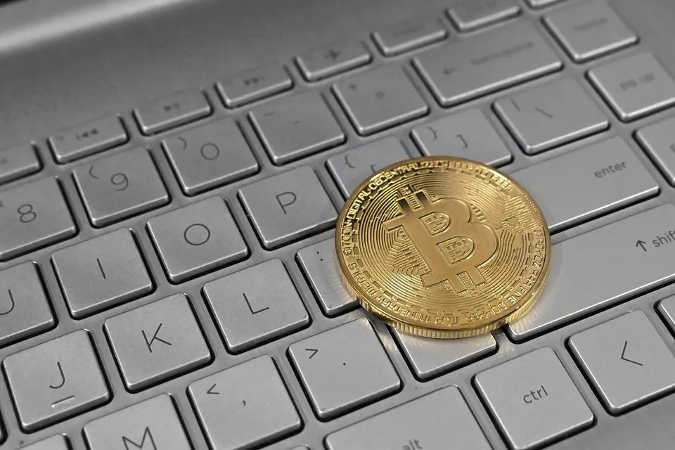SEC unveils crypto rules proposal, drawing bipartisan praise
