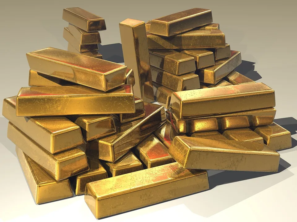 Gold prices rise above $4,580 on technical breakout; targets $4,626