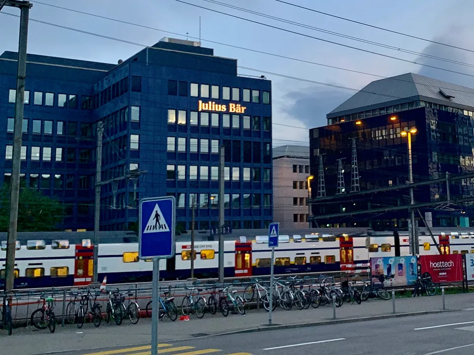 FINMA closes Signa case, imposes CHF 250m capital add‑on on Julius Bär