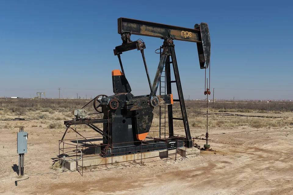 Diesel cracks surge above $100/bbl as supply tightens sharply