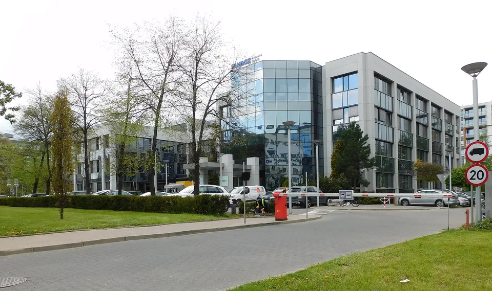 Swiss Equity Favorites Add Two New Laggards; Sandoz Sets Ambitious 2035 Targets