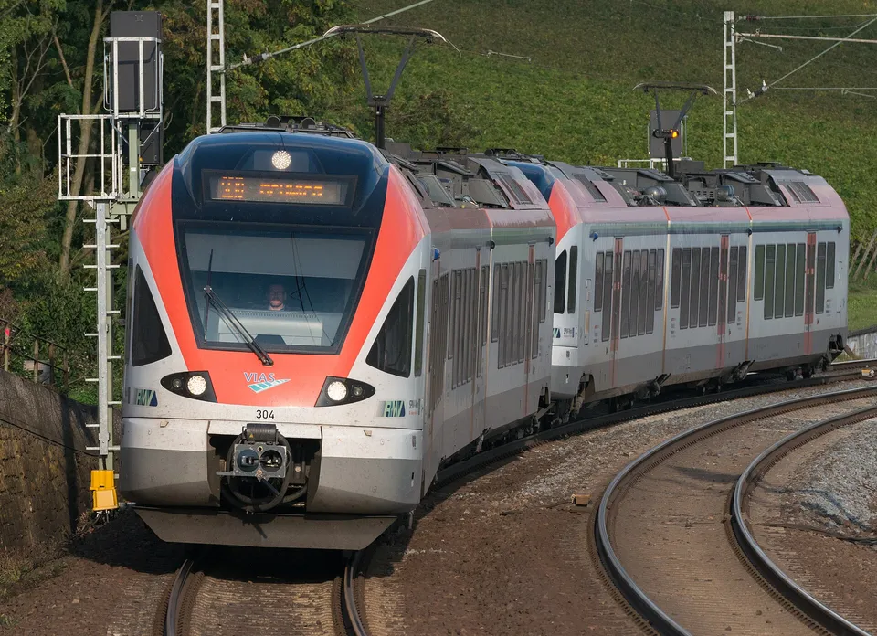 Stadler Rail erzielt Rekordumsätze in H1 2026, aber die Aktien sinken um 22 %